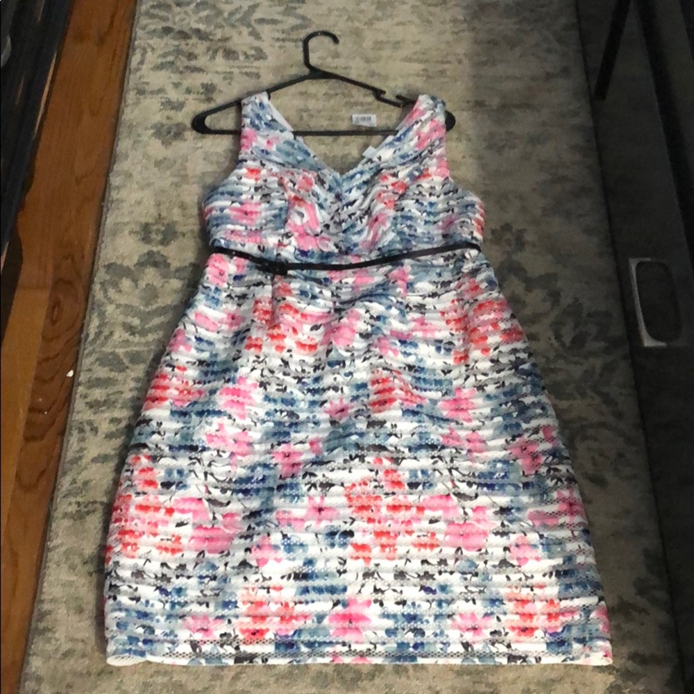 Maternity spring dress NWT